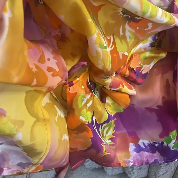 NWT Lauren Ralph Lauren GORGEOUS FLORAL RUFFLE All silk Blouse Size 14 - Picture 5 of 13